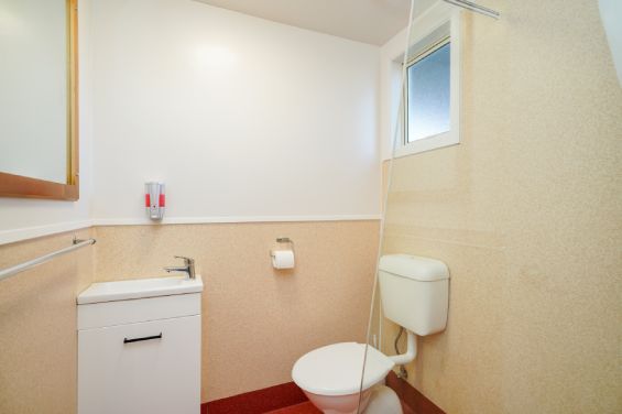 Tourist Flats bathroom